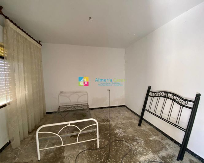 Image No.5-3 Bed Townhouse for sale