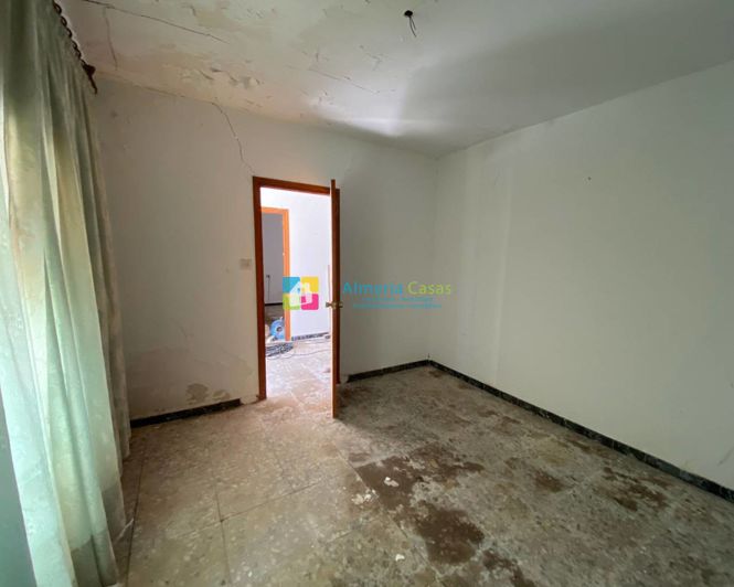 Image No.7-3 Bed Townhouse for sale