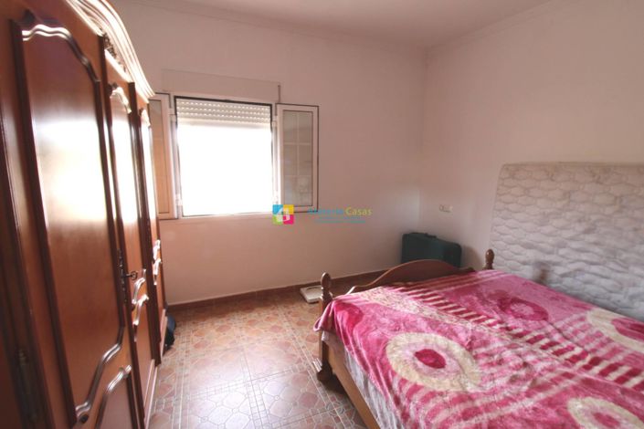 Image No.12-3 Bed Country House for sale