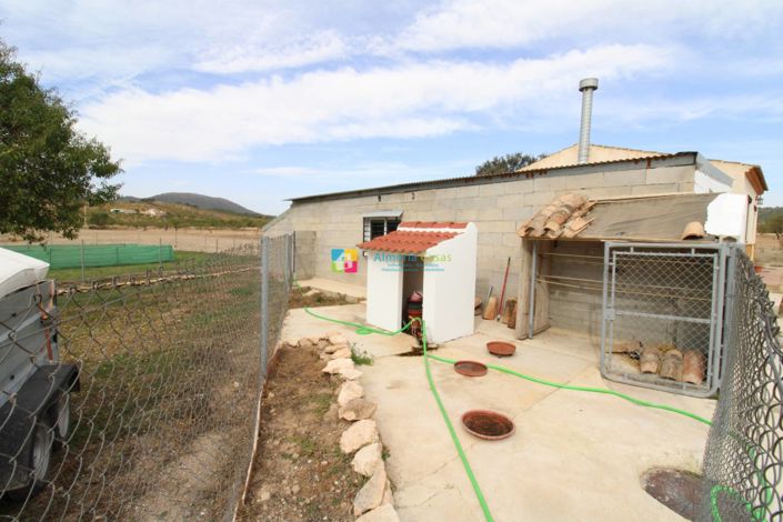 Image No.17-3 Bed Country House for sale