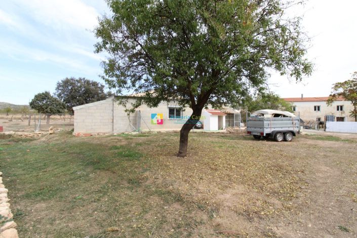 Image No.18-3 Bed Country House for sale