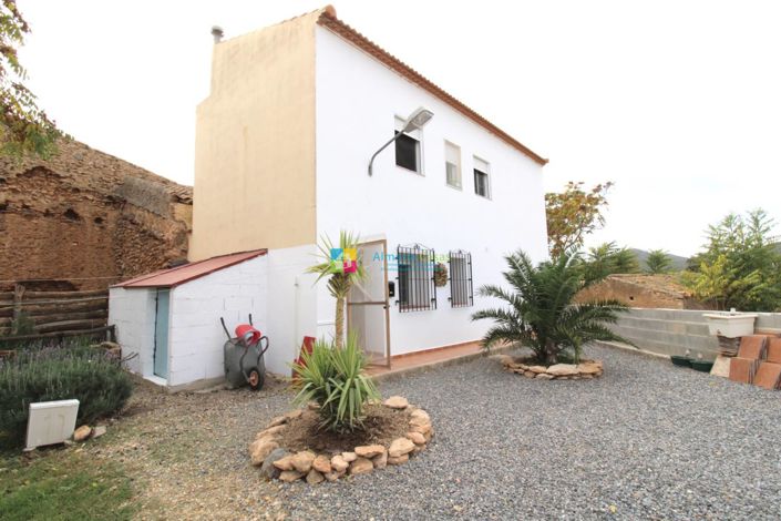 Image No.2-3 Bed Country House for sale