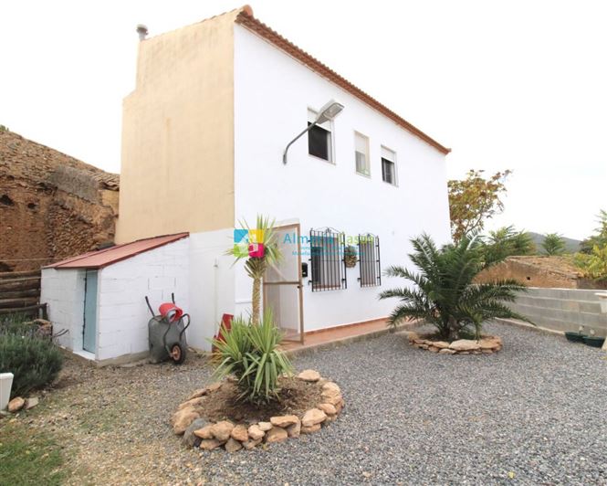 Image No.2-3 Bed Country House for sale