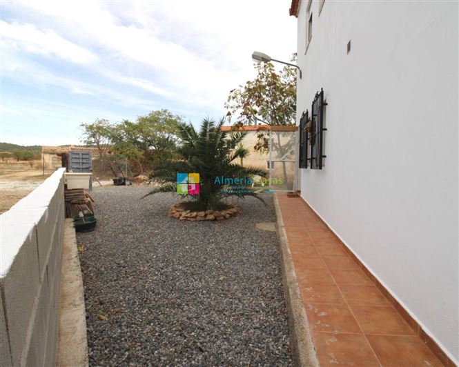 Image No.24-3 Bed Country House for sale