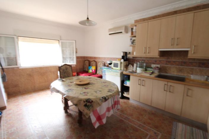 Image No.7-3 Bed Country House for sale