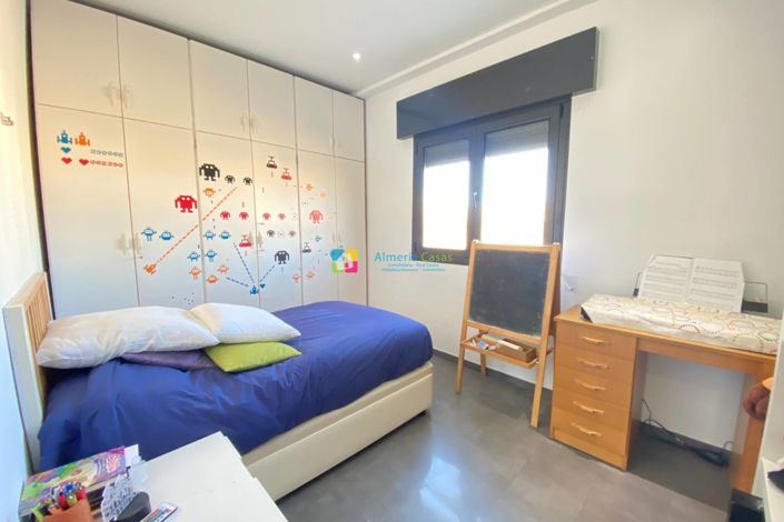 Image No.10-4 Bed Townhouse for sale