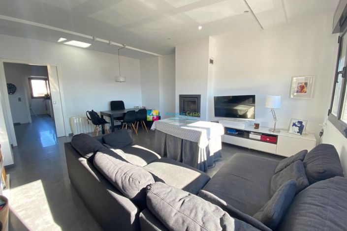 Image No.17-4 Bed Townhouse for sale