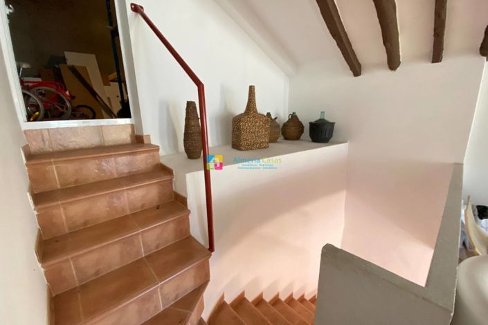 Image No.38-4 Bed Townhouse for sale