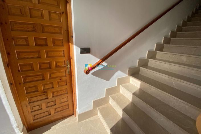 Image No.4-4 Bed Townhouse for sale