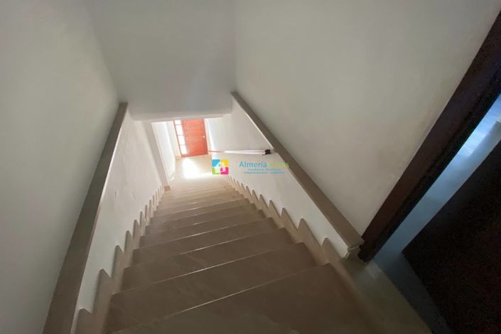 Image No.5-4 Bed Townhouse for sale