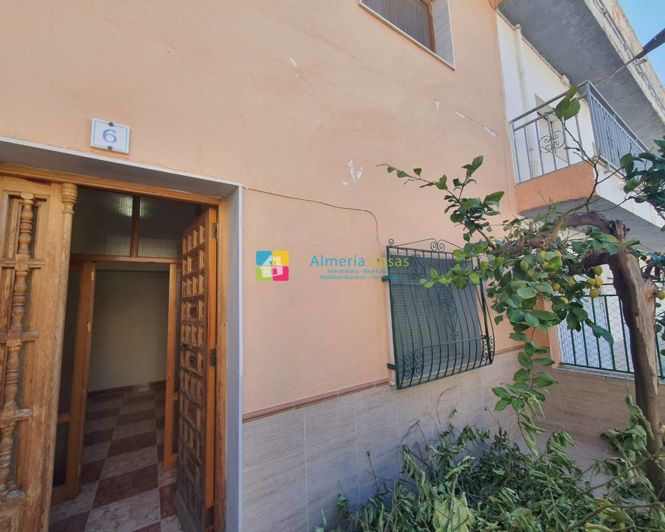 Image No.2-Maison de ville de 3 chambres à vendre à Almeria