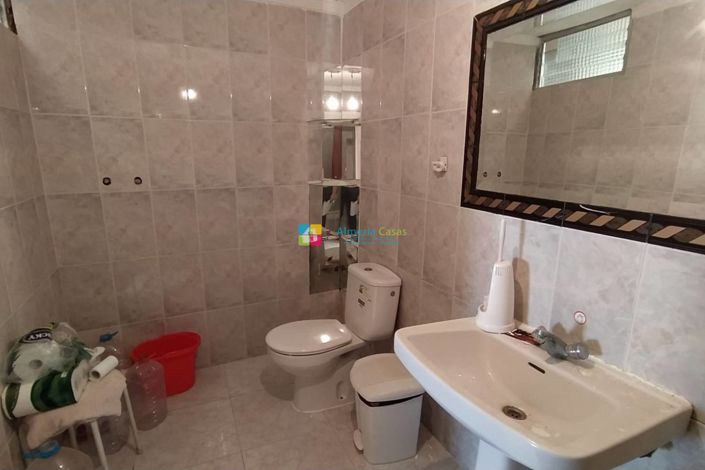 Image No.10-6 Bed Townhouse for sale