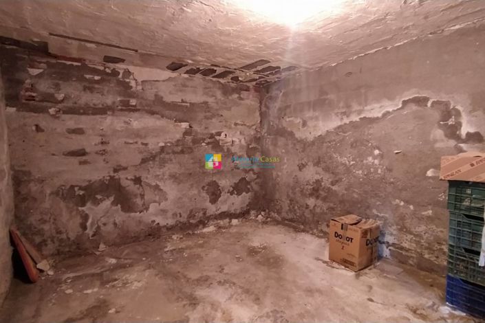 Image No.15-6 Bed Townhouse for sale