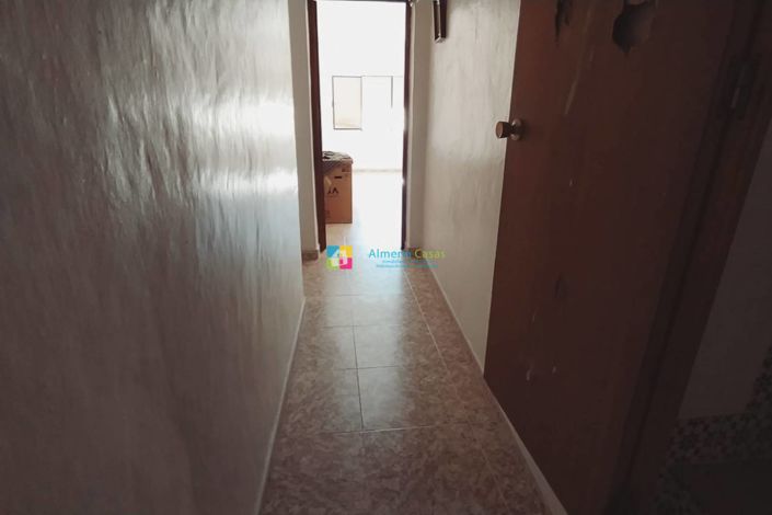 Image No.18-6 Bed Townhouse for sale