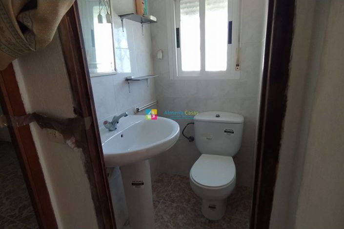 Image No.23-6 Bed Townhouse for sale