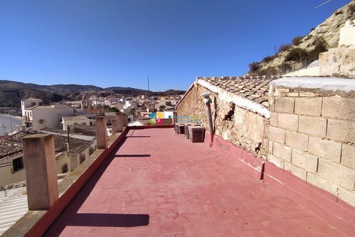 Image No.38-6 Bed Townhouse for sale