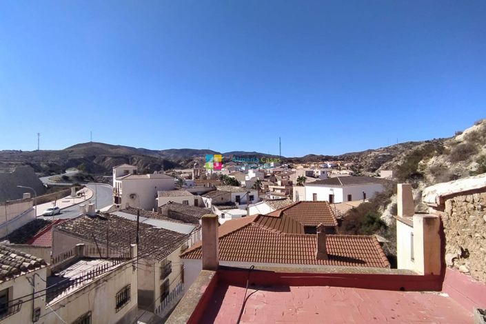 Image No.39-6 Bed Townhouse for sale