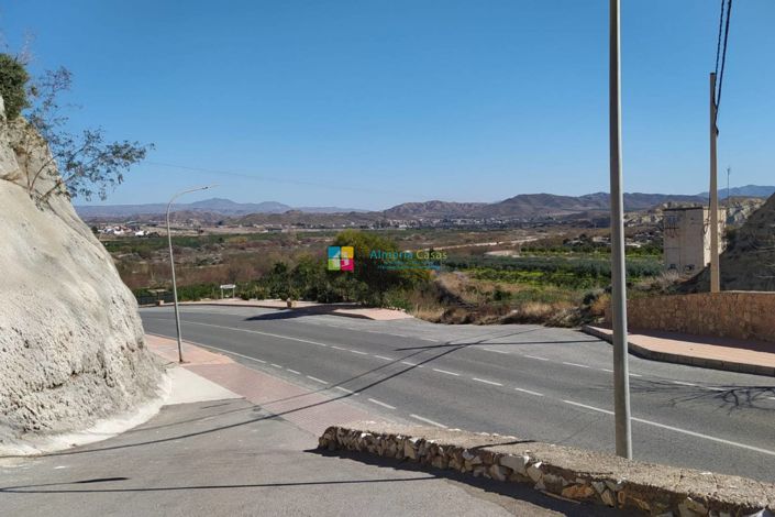 Image No.41-6 Bed Townhouse for sale