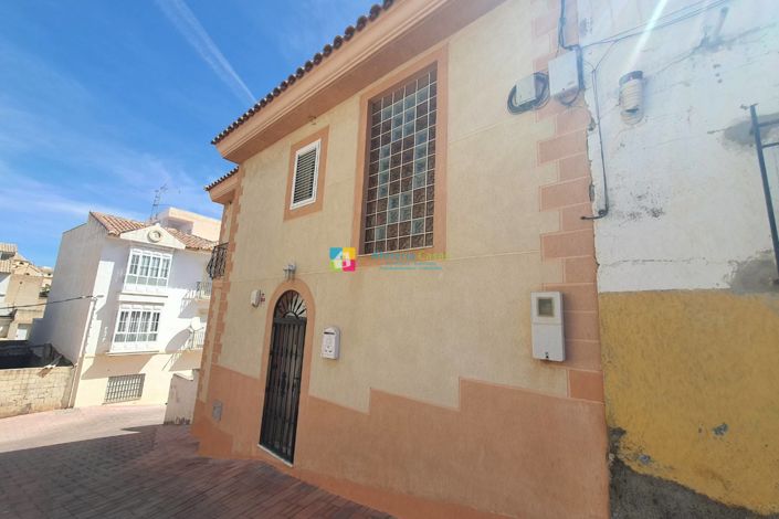 Image No.2-3 Bed Townhouse for sale