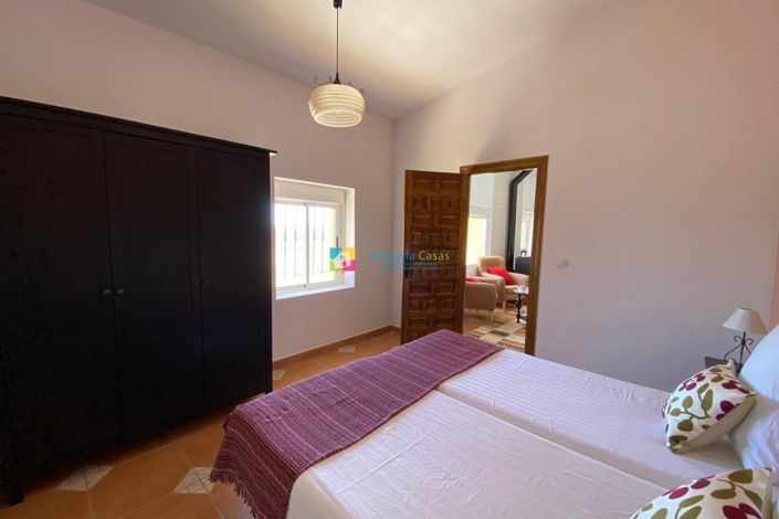 Image No.20-7 Bed Country House for sale