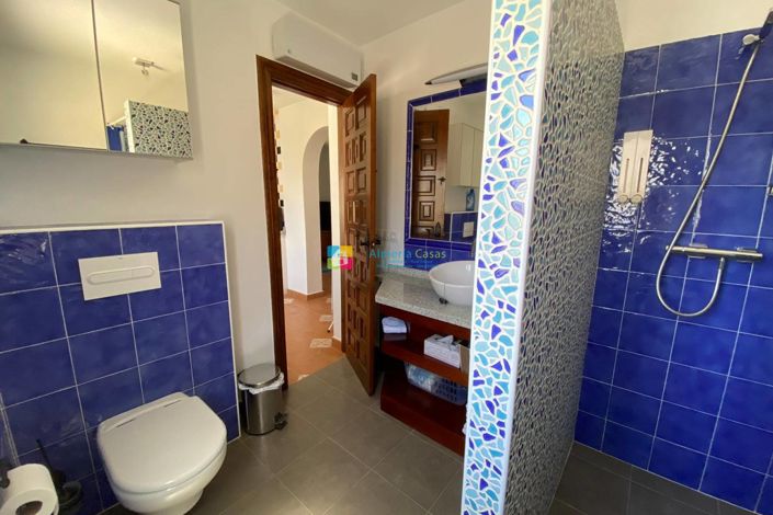 Image No.40-7 Bed Country House for sale