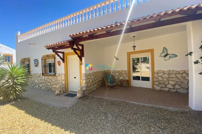 Image No.8-7 Bed Country House for sale