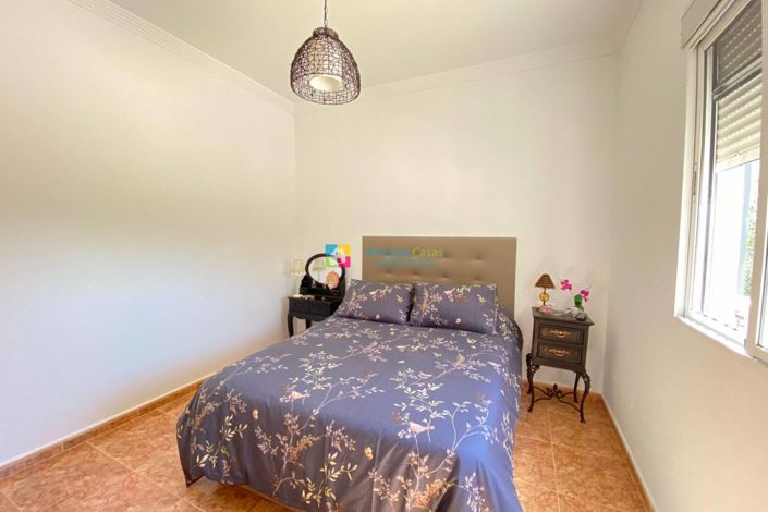 Image No.10-2 Bed Country House for sale