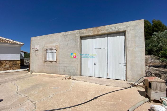 Image No.21-2 Bed Country House for sale