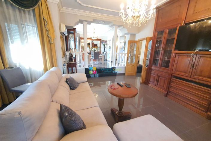 Image No.10-4 Bed Villa for sale