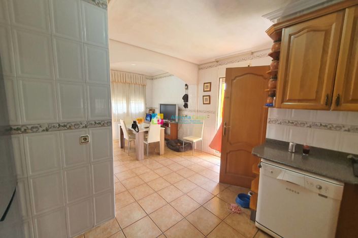 Image No.25-4 Bed Villa for sale