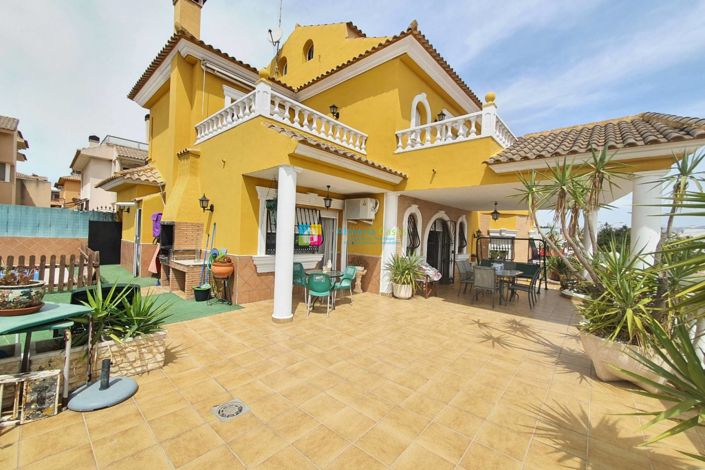 Image No.4-4 Bed Villa for sale
