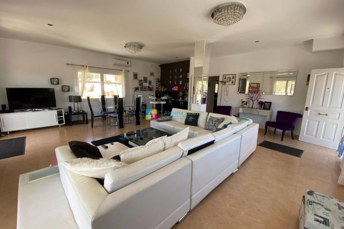 Image No.35-4 Bed Villa for sale