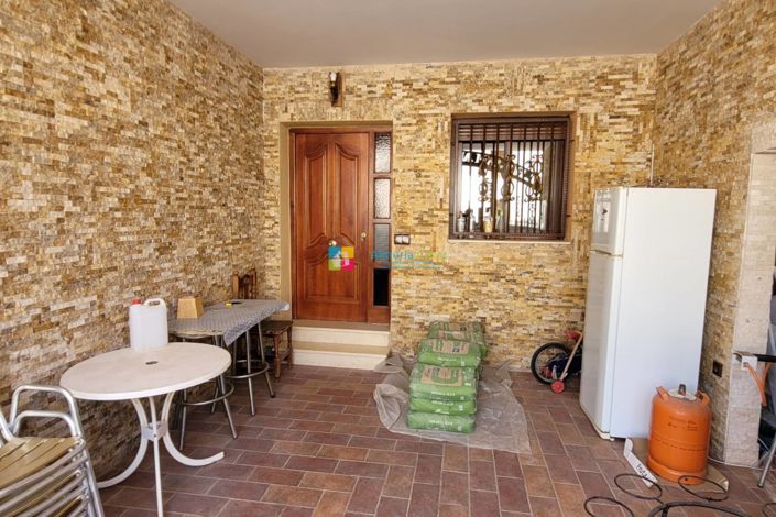 Image No.4-4 Bed Villa for sale