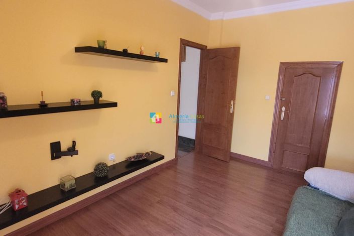 Image No.37-5 Bed Townhouse for sale