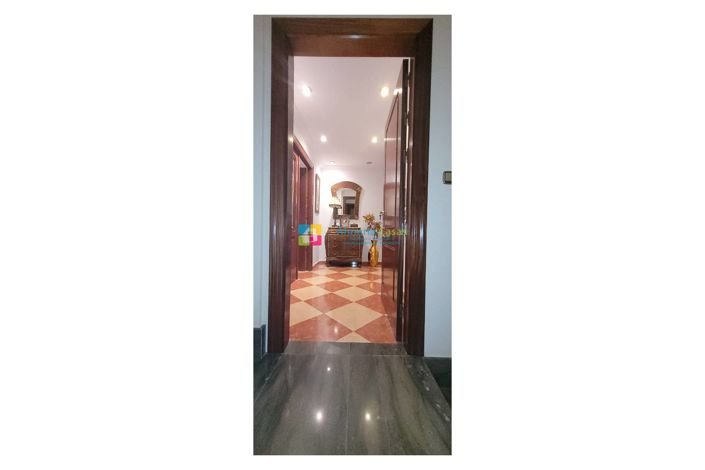 Image No.9-5 Bed Townhouse for sale