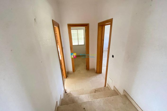 Image No.9-4 Bed Villa for sale