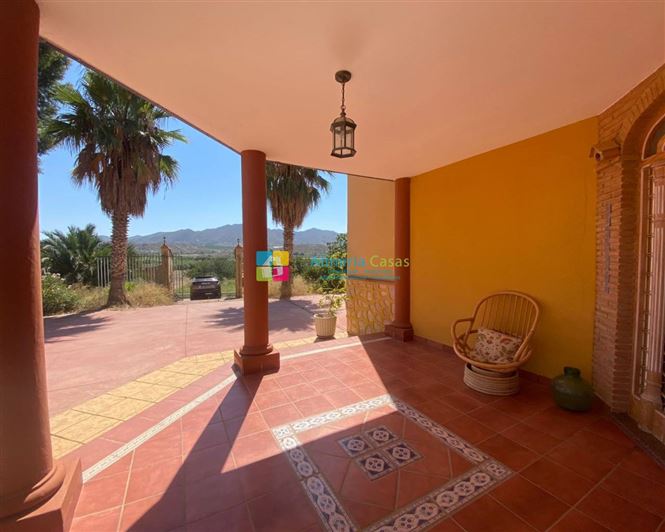 Image No.2-4 Bed Villa for sale