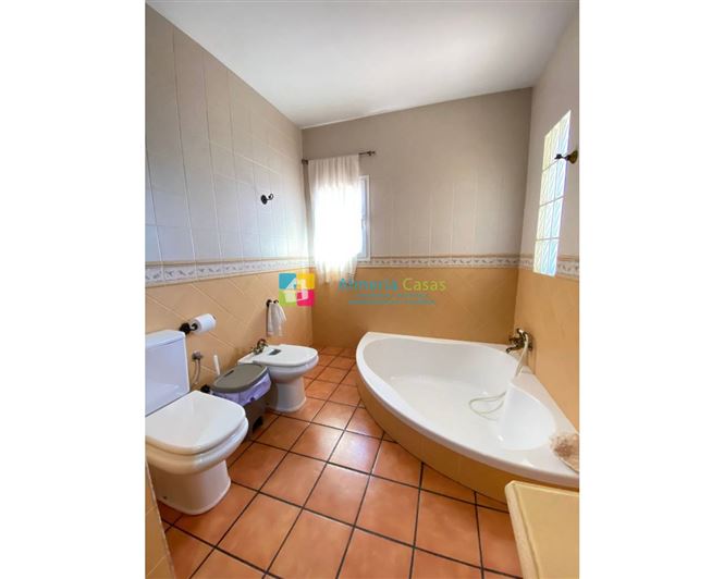 Image No.29-4 Bed Villa for sale