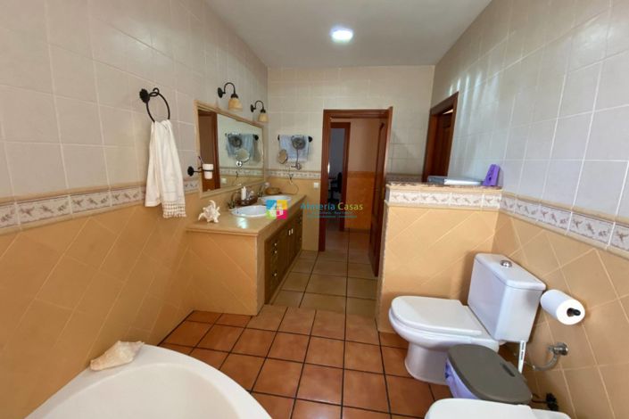 Image No.31-4 Bed Villa for sale