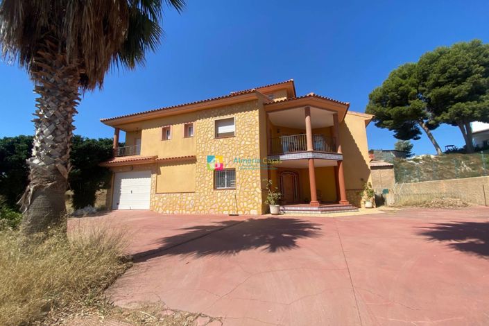 Image No.4-4 Bed Villa for sale