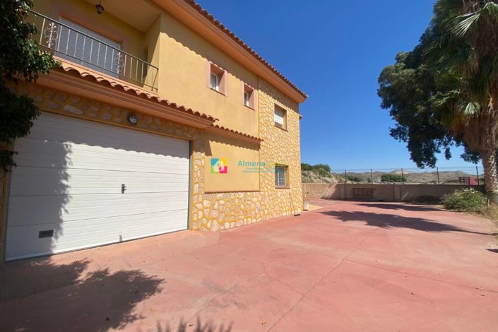 Image No.5-4 Bed Villa for sale