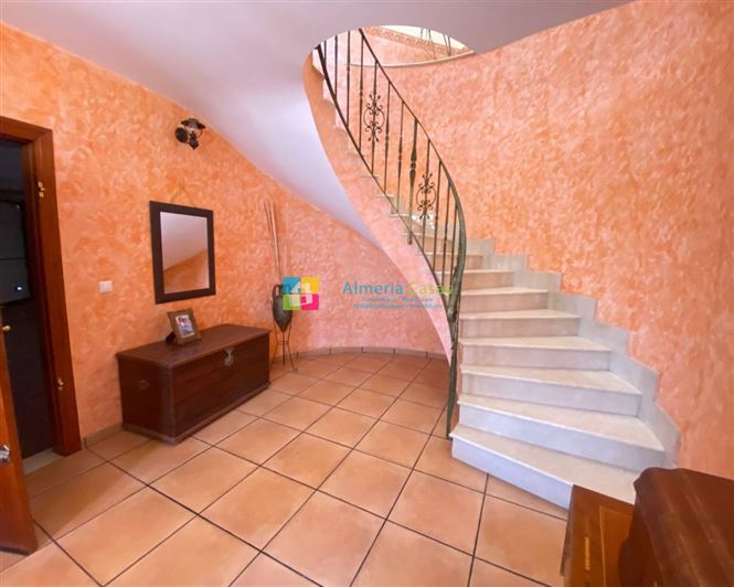 Image No.8-4 Bed Villa for sale