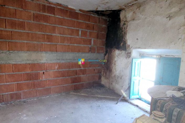 Image No.34-7 Bed Townhouse for sale