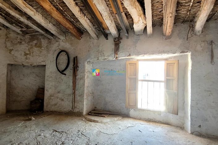 Image No.37-7 Bed Townhouse for sale