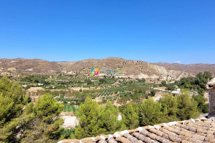 Image No.46-7 Bed Townhouse for sale