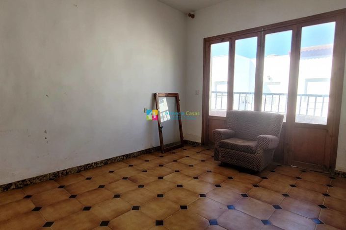 Image No.17-3 Bed Townhouse for sale