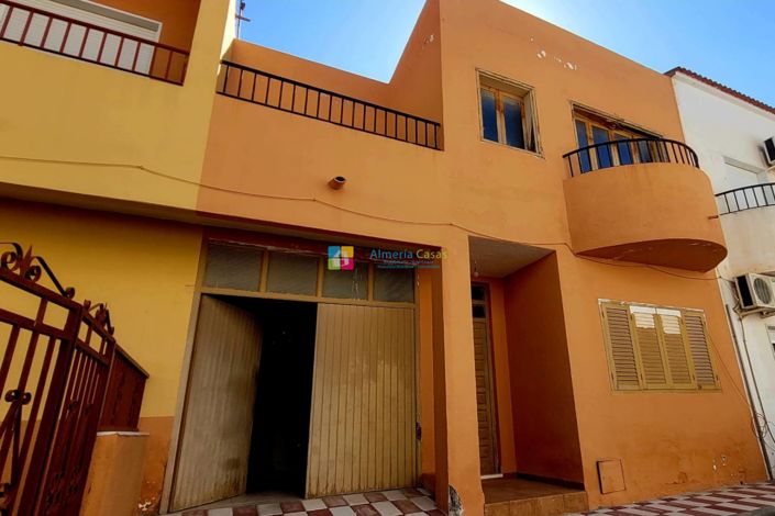 Image No.2-3 Bed Townhouse for sale