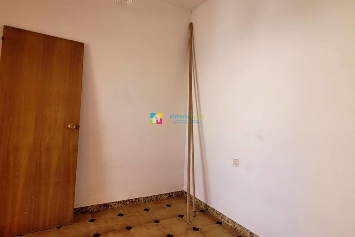 Image No.21-3 Bed Townhouse for sale