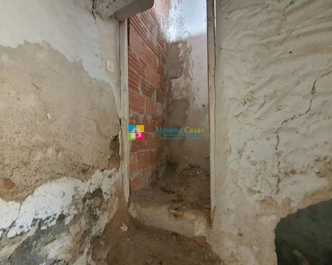 Image No.10-5 Bed Country House for sale