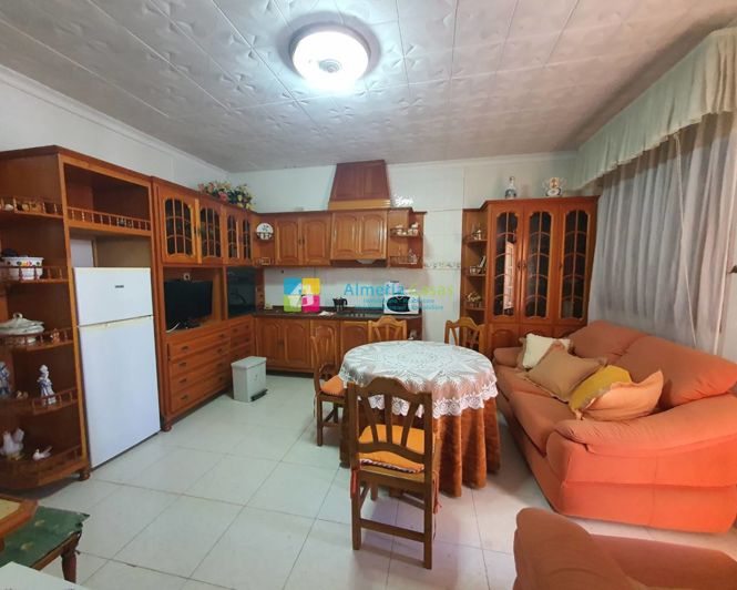 Image No.23-4 Bed Townhouse for sale